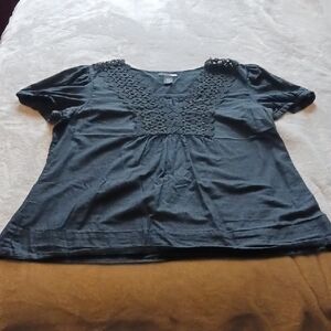 H & M H & W. Top